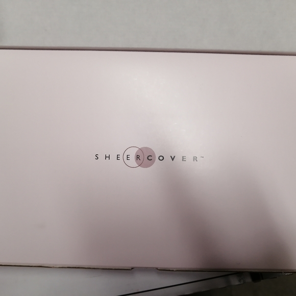 ** LAST ONE*** SHEER COVER MINERAL MAKEUP KIT Medium - Picture 4 of 14